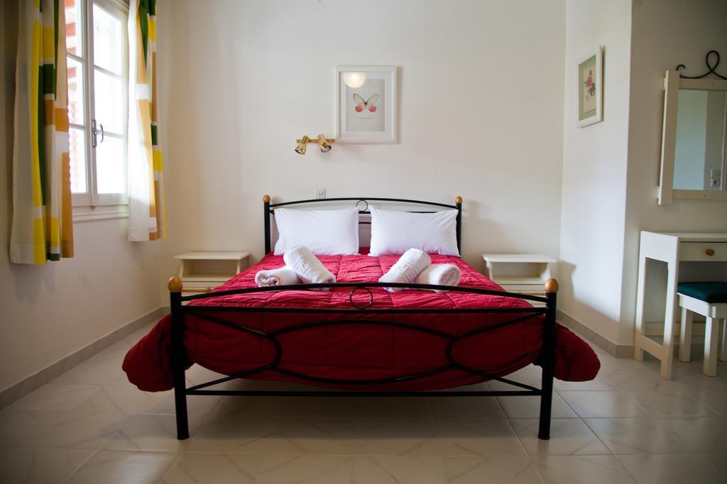 Theo Studios & Apartments Spétses Kamer foto