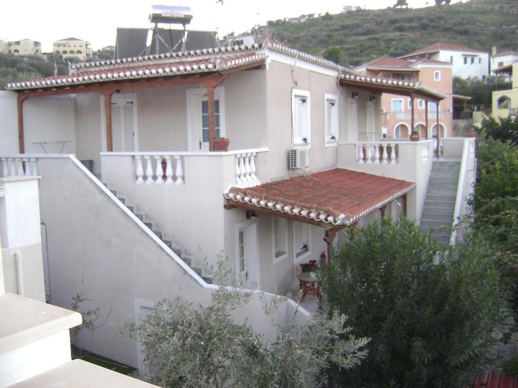 Theo Studios & Apartments Spétses Buitenkant foto