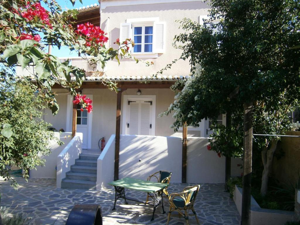 Theo Studios & Apartments Spétses Buitenkant foto