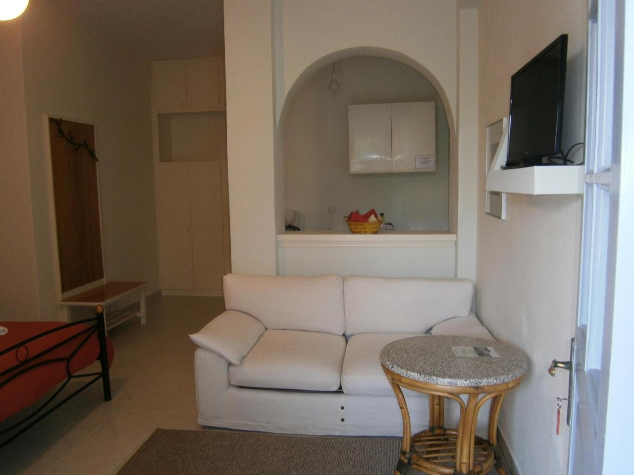 Theo Studios & Apartments Spétses Buitenkant foto